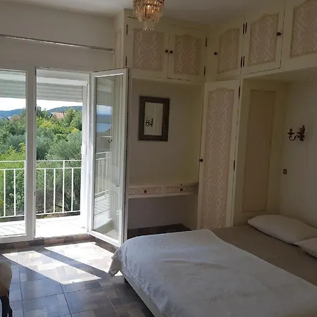 Apartment Mona Lisa - Two Bedroom With Terrace Raslina